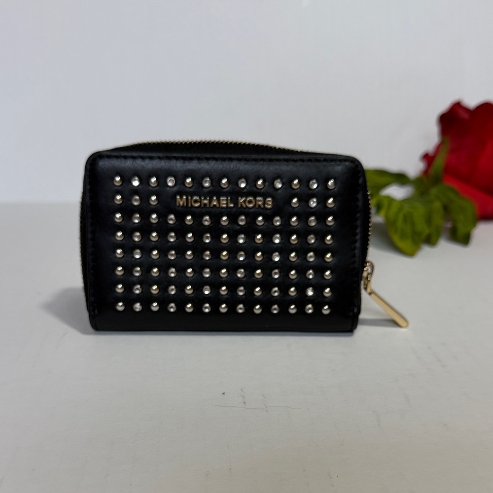 Michael Kors Card Wallet / Silver Studs